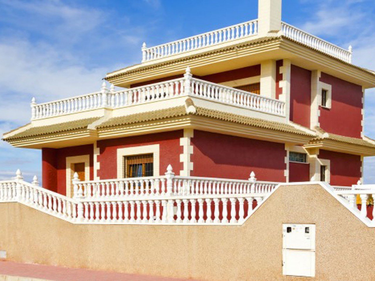 Residential Monteolivo are detached villas in Los Altos, one of the most privileged areas of the southern Costa Blanca. The properties comprise of ...