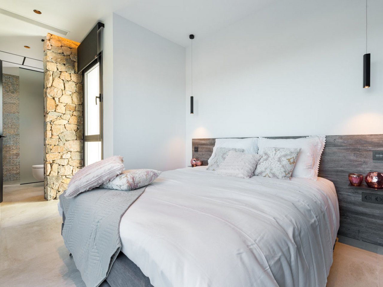 The Residencial Oceanic is a new development of just 46 exclusively-designed one and two-storey villas, built with high-specification finishes/mate...