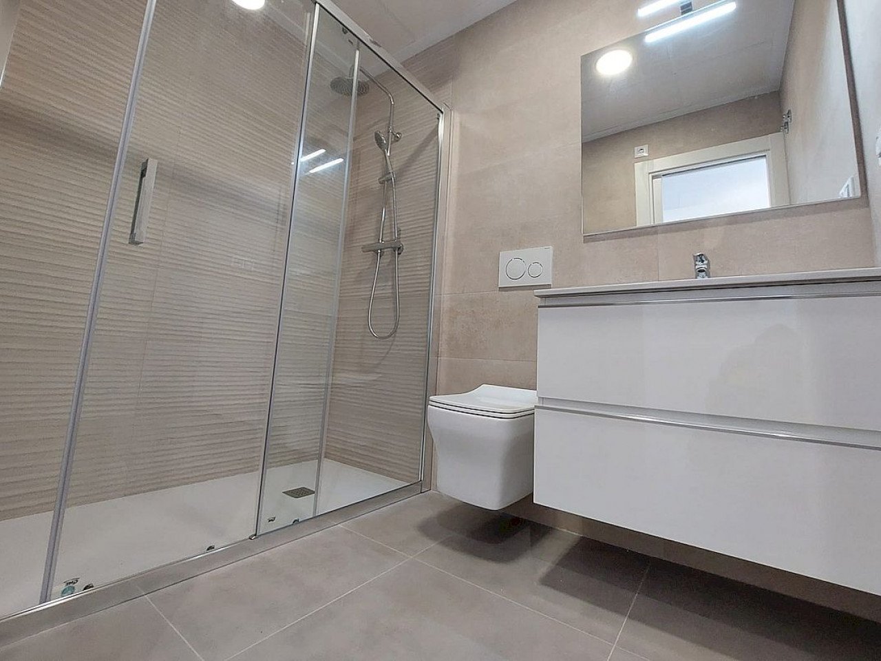 Attraktive Neubau-Doppelhaushälften mit Pool in Los Montesinos