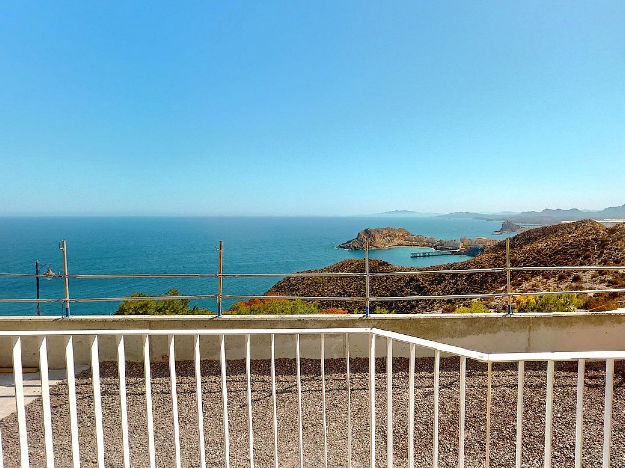 These environmentally friendly apartments with options of one, two or three bedroom and penthouses, are located on a hill with a spectacular sea vi...