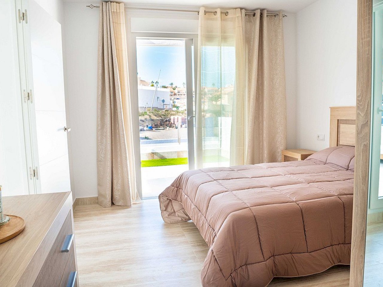 This elegant new luxury villas located on the beautiful golf course La Marquesa in Ciudad Quesada.

The new Vega Golf are south facing and built on...