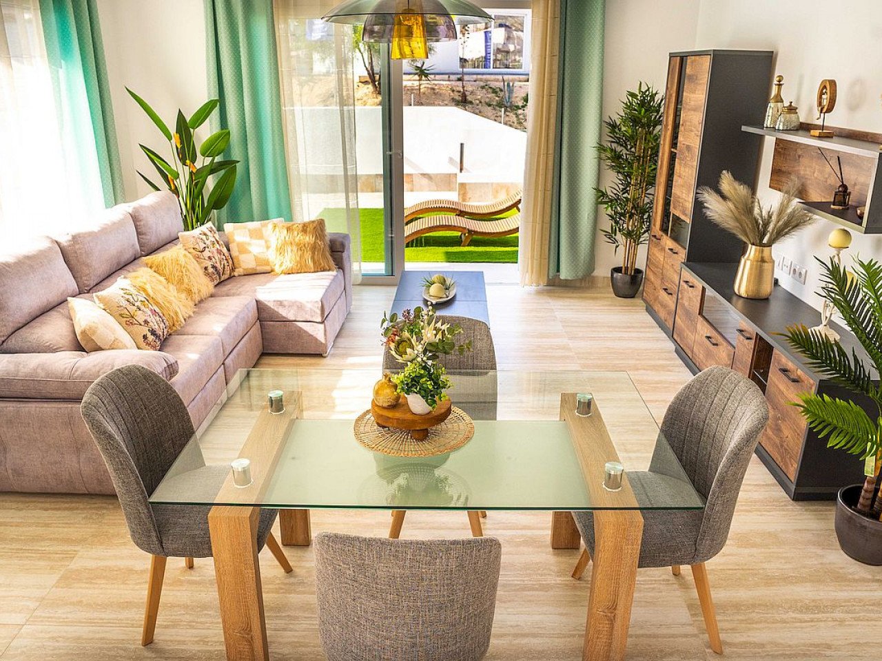 This elegant new luxury villas located on the beautiful golf course La Marquesa in Ciudad Quesada.

The new Vega Golf are south facing and built on...