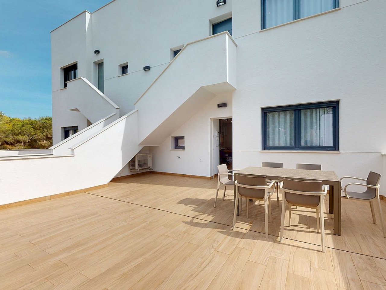 Neubau-Penthouse mit Riesen-Dachterrasse - Blick auf Lagune und Meer