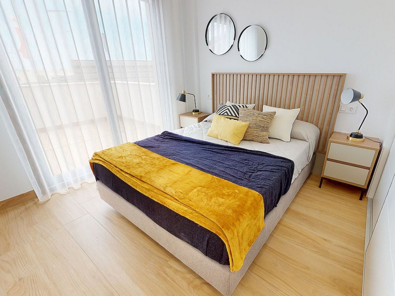 Neubau-Penthouse mit Riesen-Dachterrasse - Blick auf Lagune und Meer