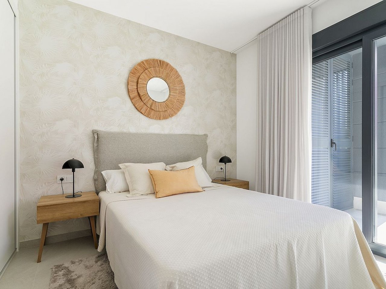 The Eden Beach La Mata is a brand new luxury gated urbanisation only 700 metres to La Mata beach, with sea views from almost all apartments.
All h...
