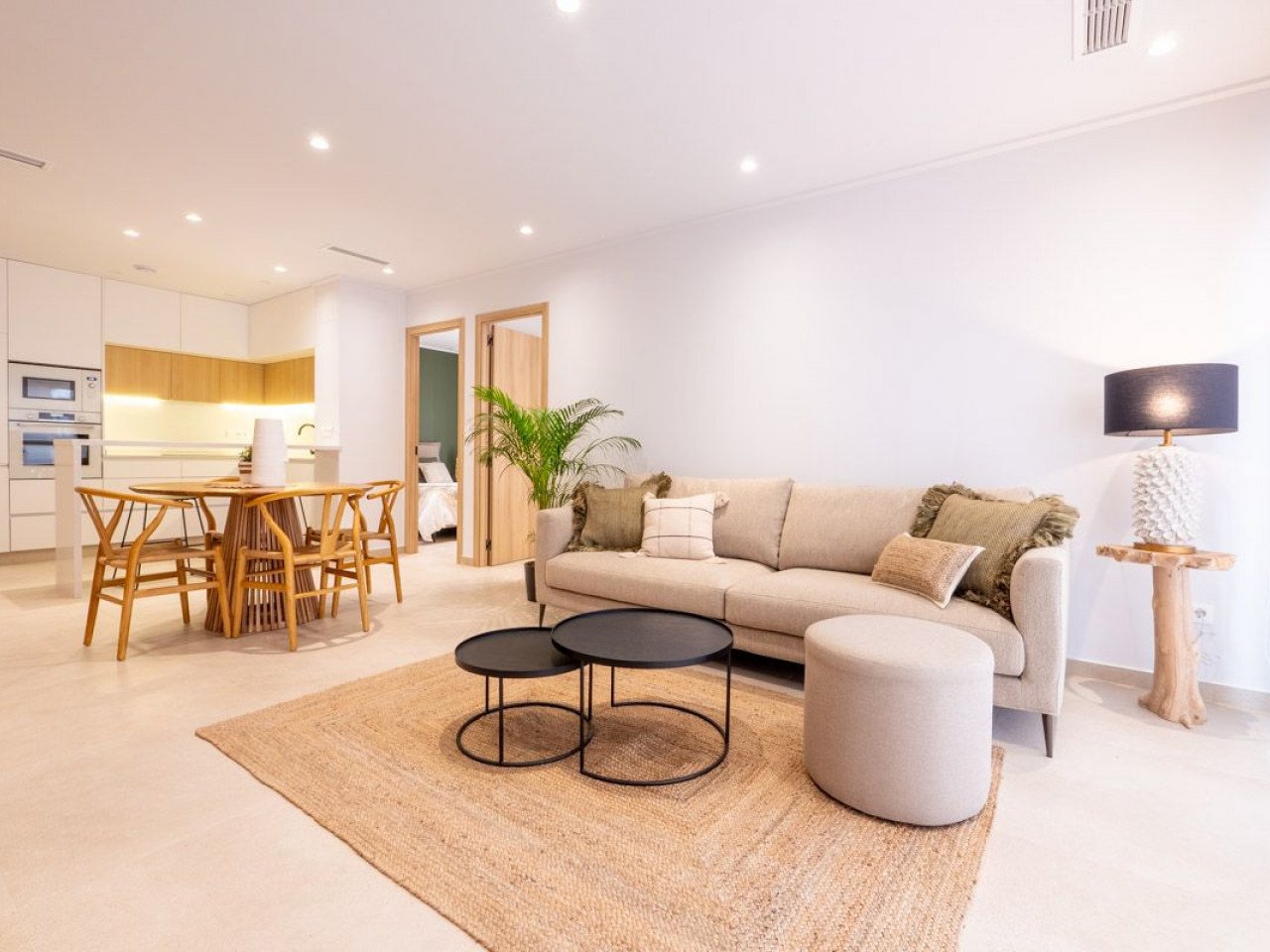 Vista Azul XXXVII located on the  El Raso urbanisation in Guardamar del Segura, is a residential complex of 175 apartments with three bedrooms and ...