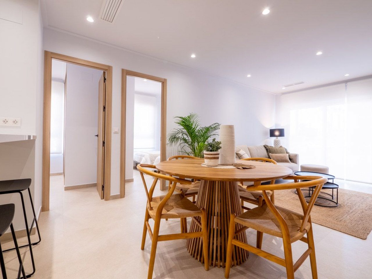 Vista Azul XXXVII located on the  El Raso urbanisation in Guardamar del Segura, is a residential complex of 175 apartments with three bedrooms and ...