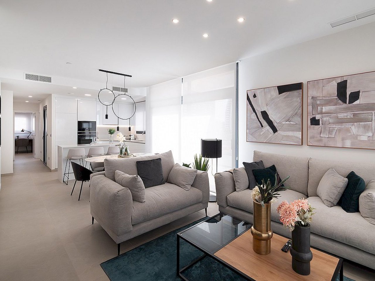 New build 1, 2, 3, and 4 bedroom apartments and excellent communal areas on Poniente Beach, Benidorm.
Sunset Sailors is practically located on the...