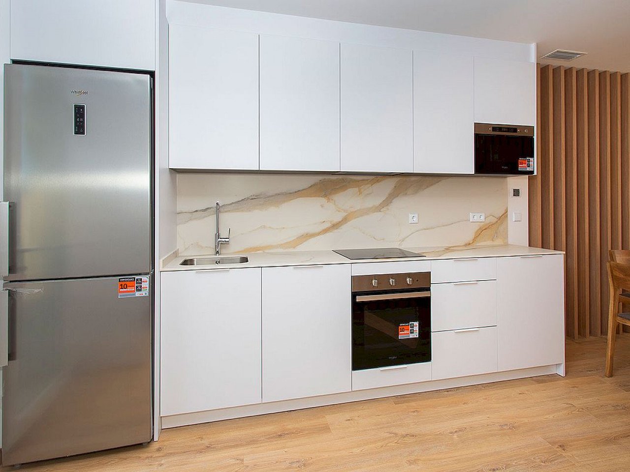 Moderne Neubau-Villa auf 2 Ebenen in ruhiger Gegend