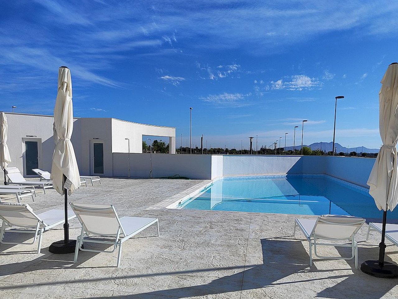 These new build modern apartments are located next to the golf courses in Torre Pacheco, in the heart of the Costa Cálida.You have a choice of tw...