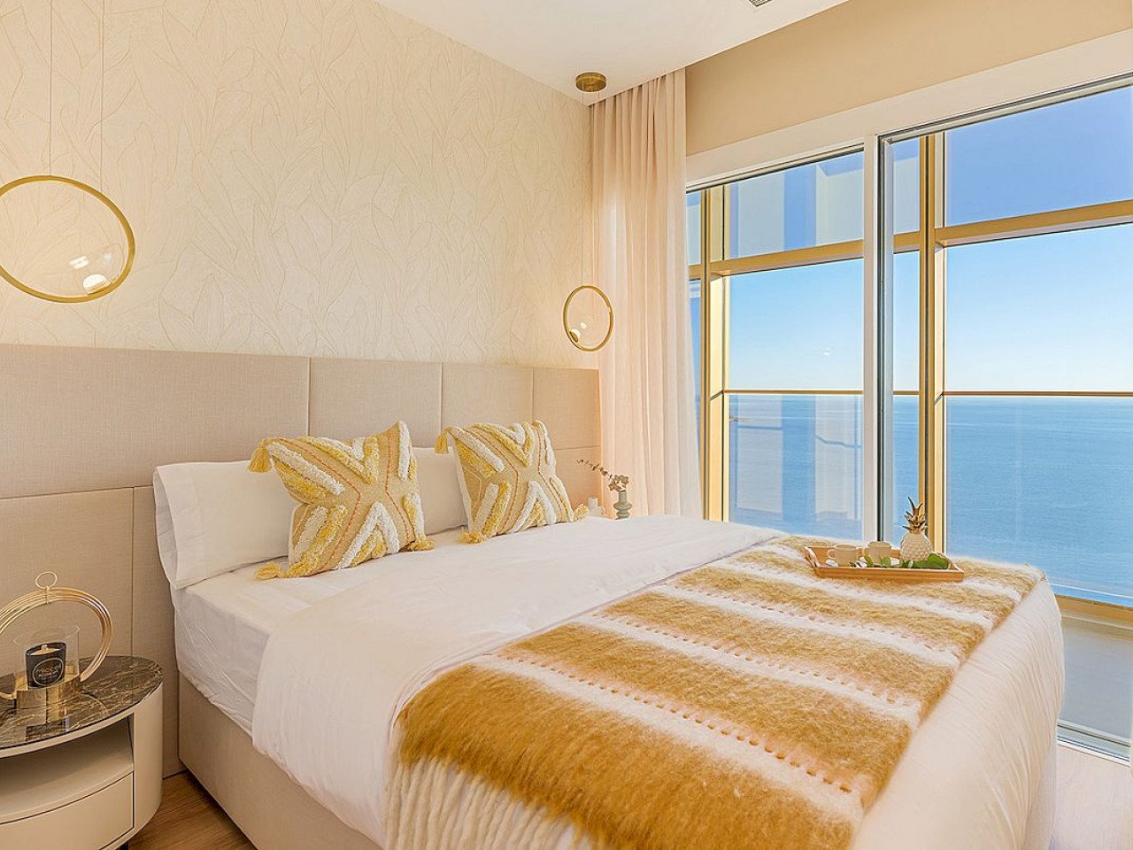 Der markanteste Wohn-Tower der Stadt - Luxus und Traum-Ausblick