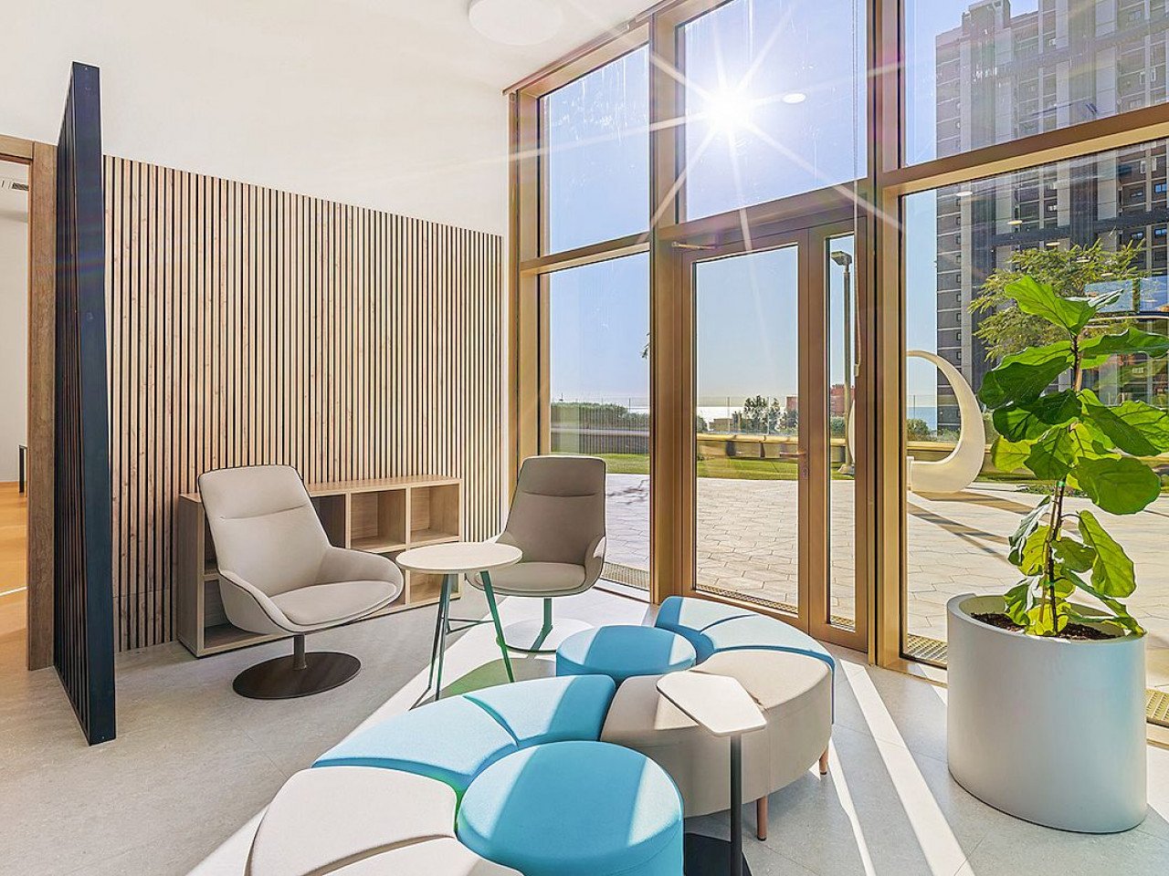 Der markanteste Wohn-Tower der Stadt - Luxus und Traum-Ausblick