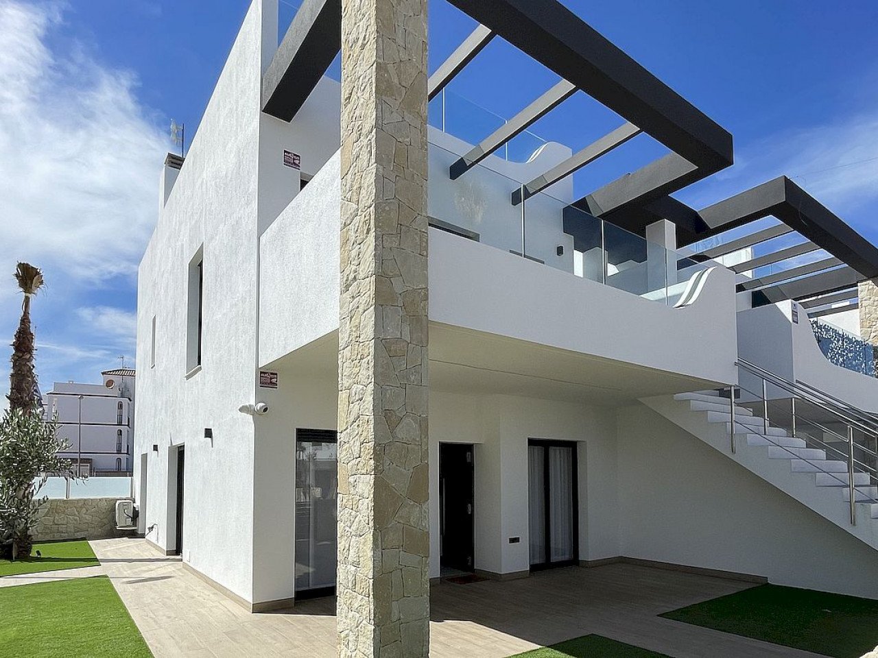 Innova Sun is a collection of 16 maisonettes located within a wonderful natural environment, with unbeatable views to the Salinas of Torrevieja and...
