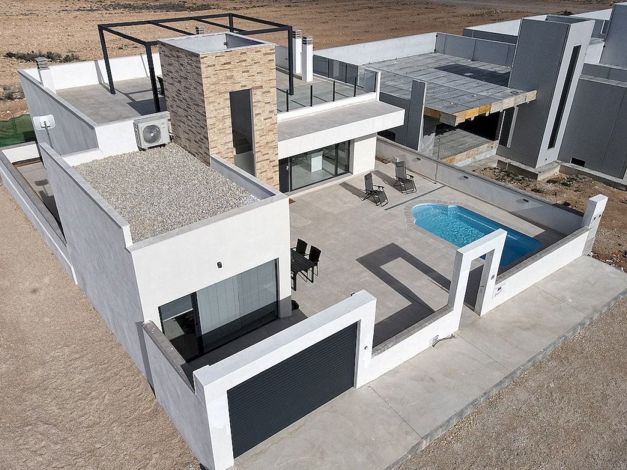 New build residential of maisonettes, chalets and villas located in Fuente Álamo, Murcia, a community designed to give you everything you need to l...