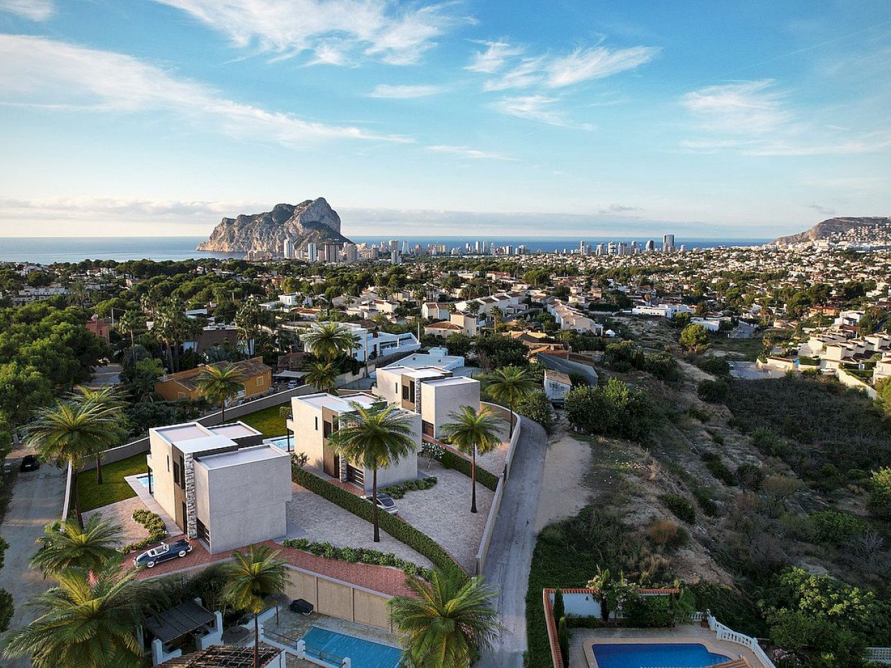 Exclusive development of 3 modern villas on independent plots located in the urbanization Gran Sol, in the municipality of Calpe.
Modern villas w...