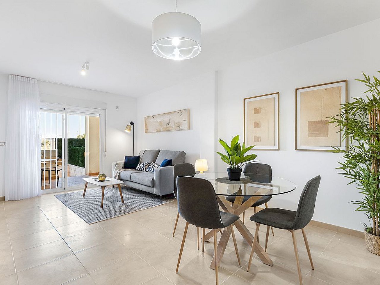 Perla del Mar is a renovated residential Complex of Apartments in Lomas de Cabo Roig, a sought-after area in Orihuela Costa.
This residential com...