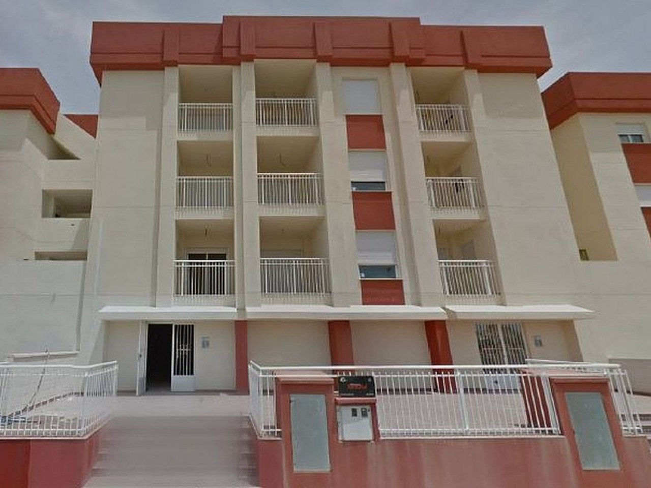 Perla del Mar is a renovated residential Complex of Apartments in Lomas de Cabo Roig, a sought-after area in Orihuela Costa.
This residential com...