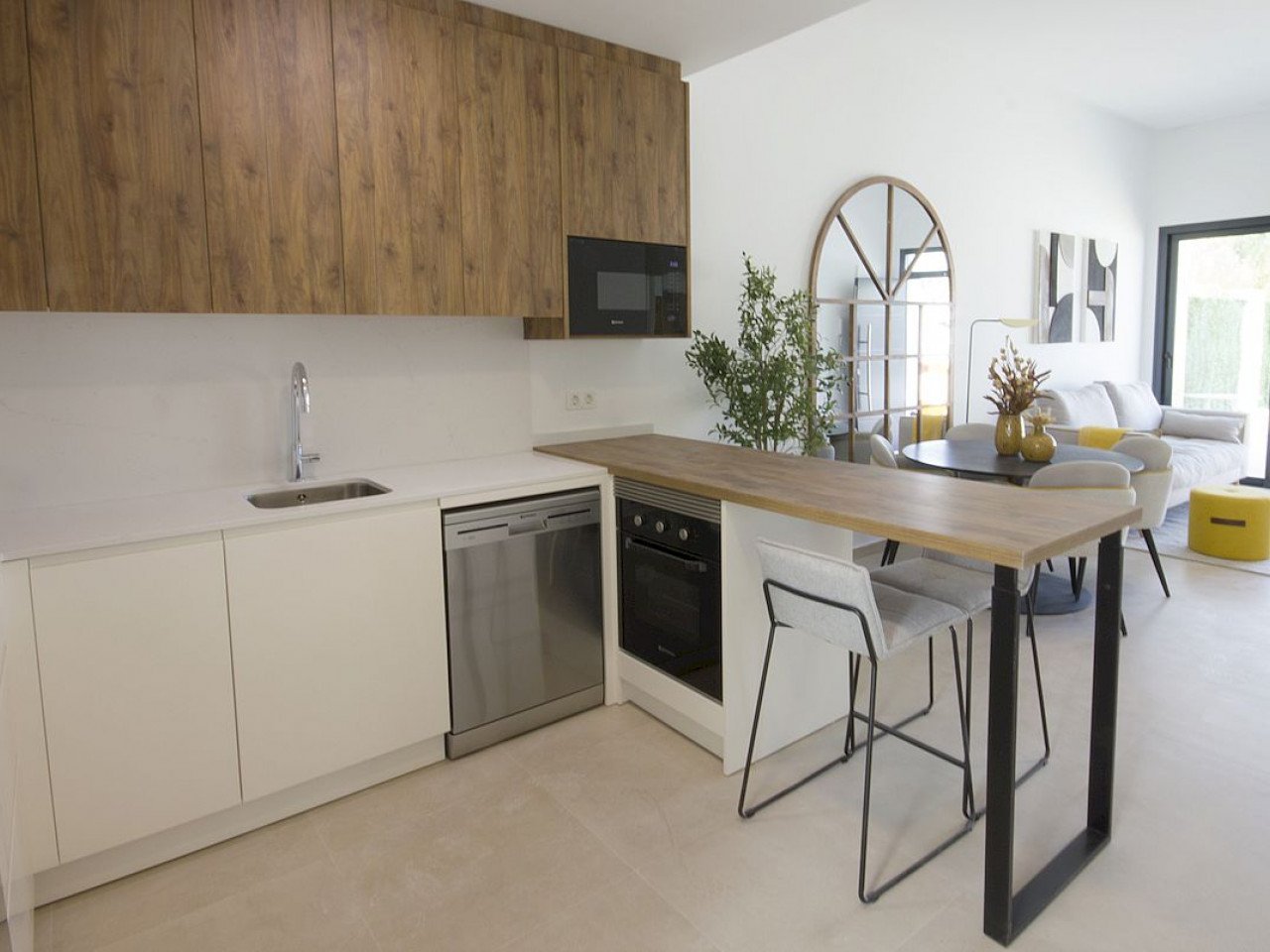 New residential development in San Fulgencio, offering 2 and 3-bedroom contemporary maisonettes in a prime location, close to beaches, golf and ame...