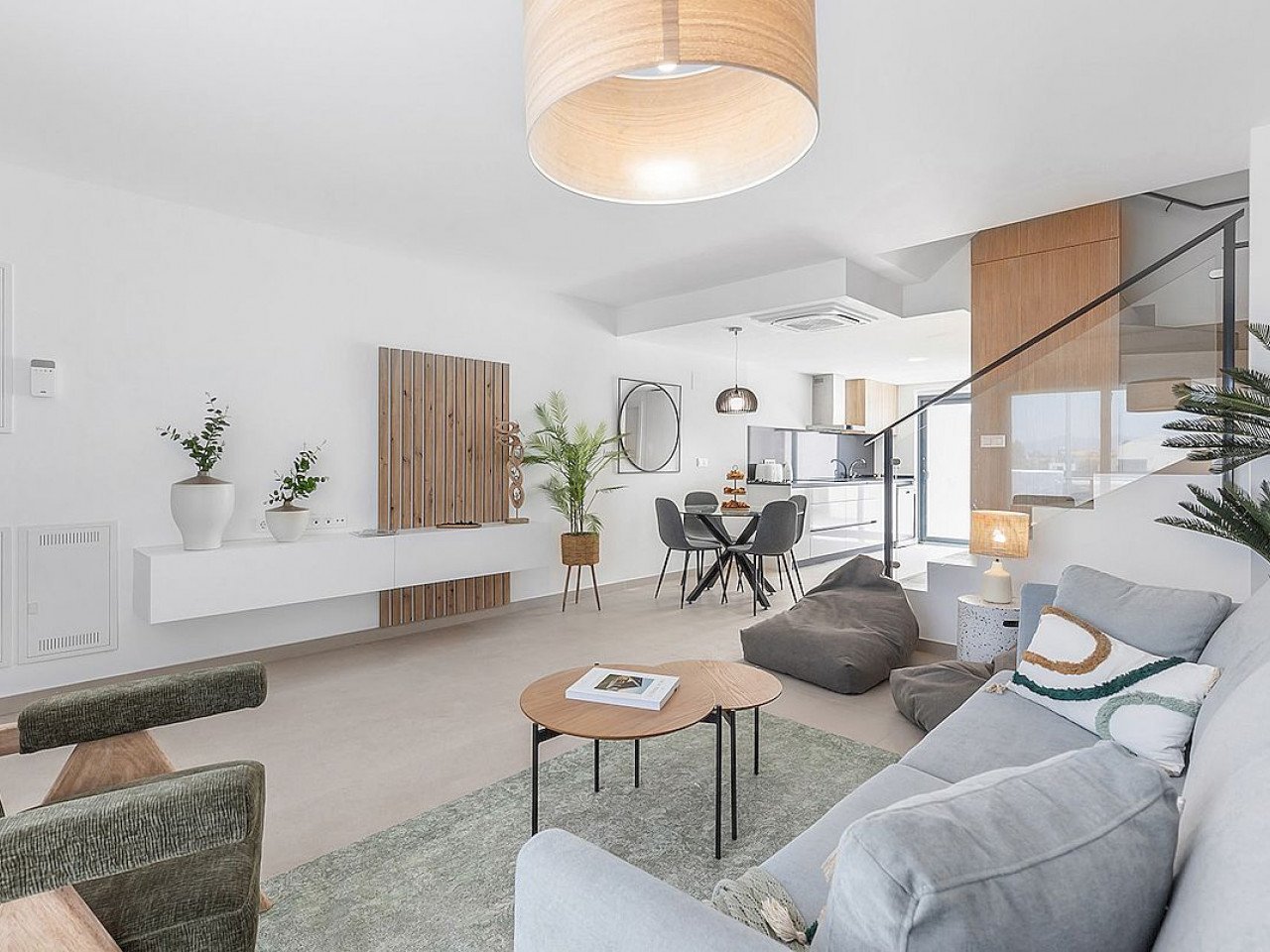 Residential Azahares is a luxury residential complex consisting of four bedroom Townhouses in a peaceful, well-connected setting in Rafal, Alicante...