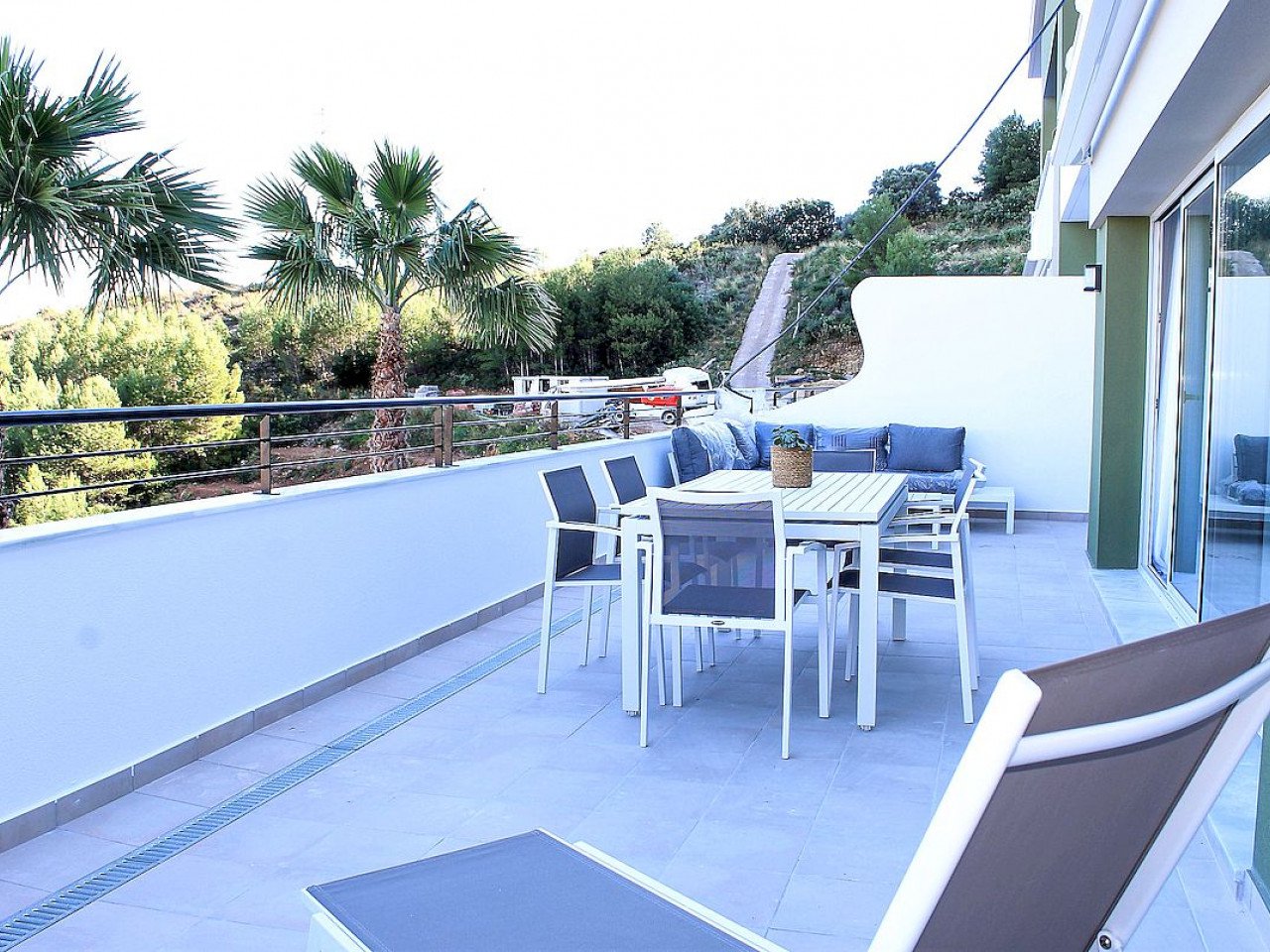 This incredible resort  is located just 4km from the beaches of Gandía, surrounded by mountains and with total and maximum privacy.Here you will ...