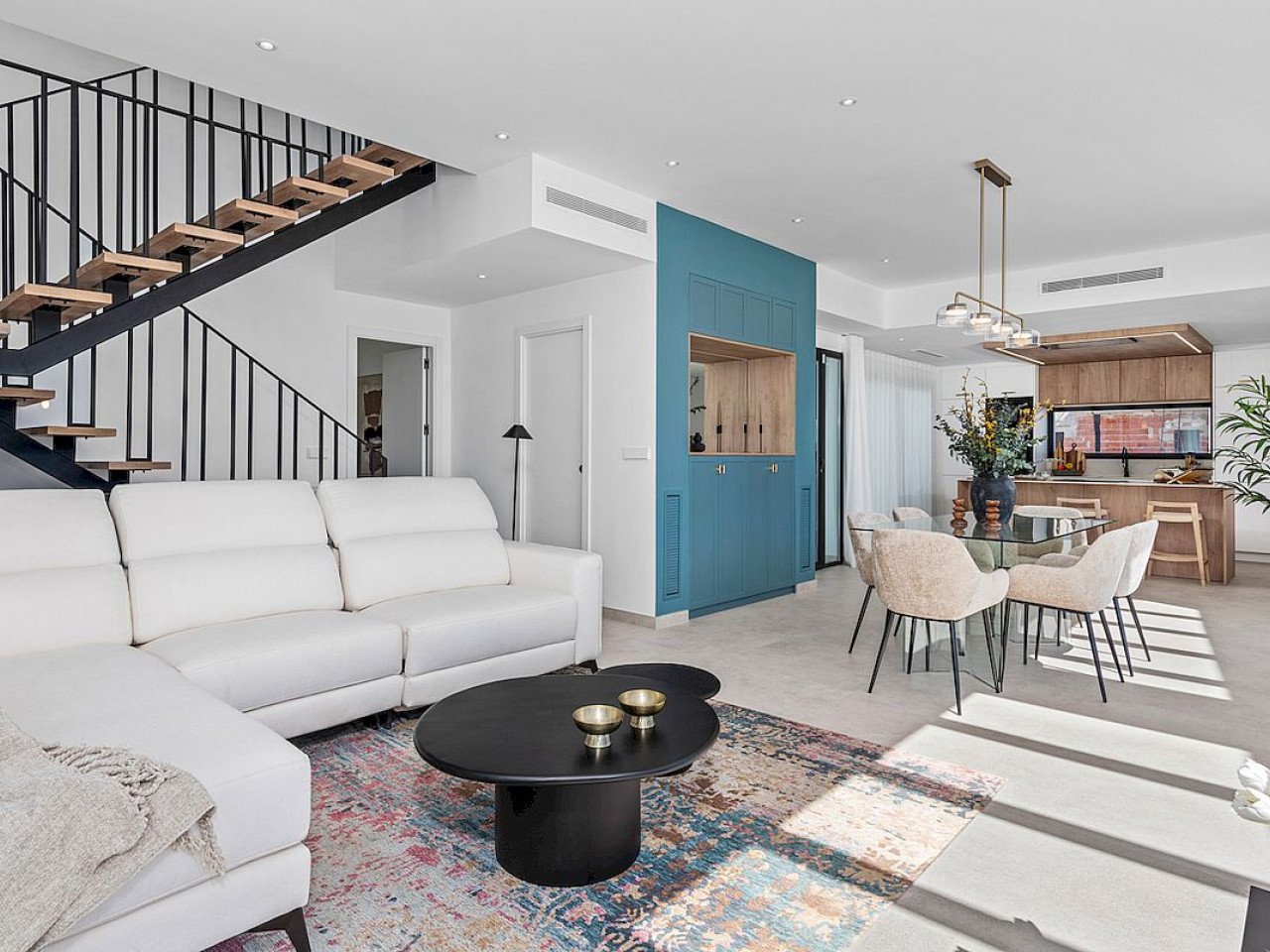 Venecia V are magnificent and exclusive villas in a unique and incredible location with stunning sea and mountain views.
The properties comprise t...