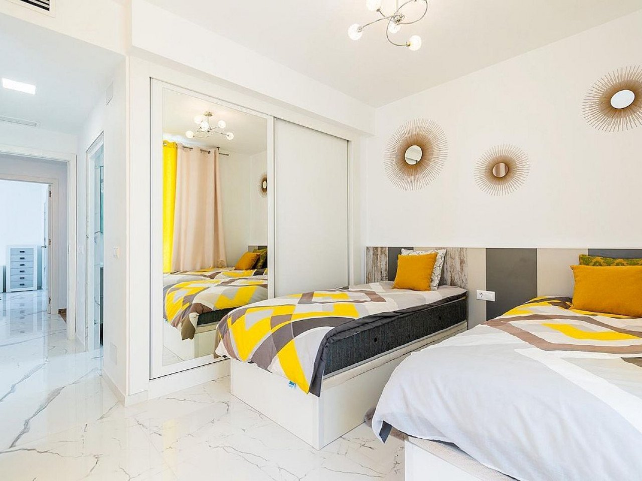 This modern gated residential complex is located in Orihuela Costa, one of the most sought after areas of the Costa Blanca, just 4 km from the beac...