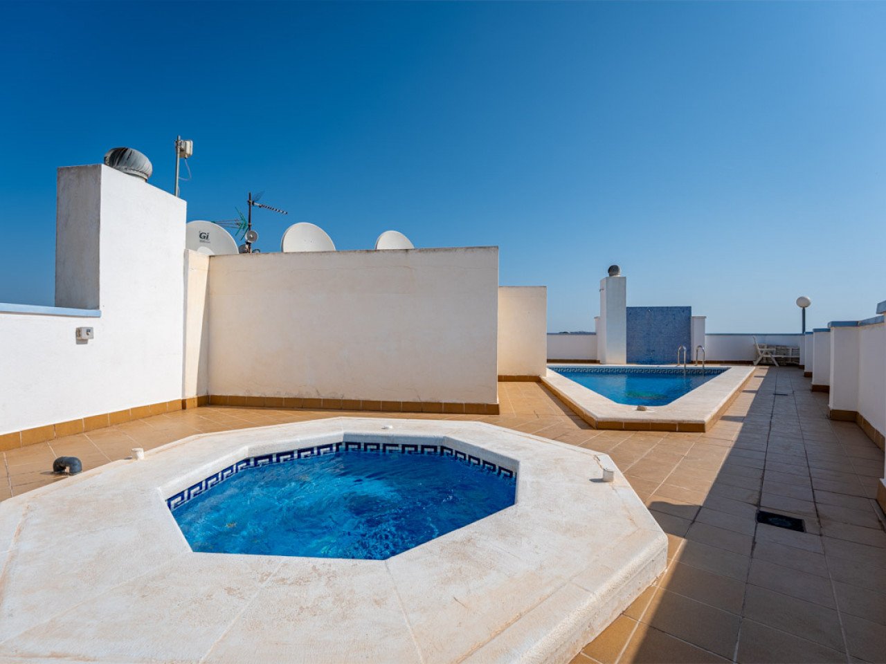 Ready to move in!
This cosy ground floor apartment, located in the charming village of Los Montesinos, has 2 bedrooms and 1 bathroom, ideal both as...