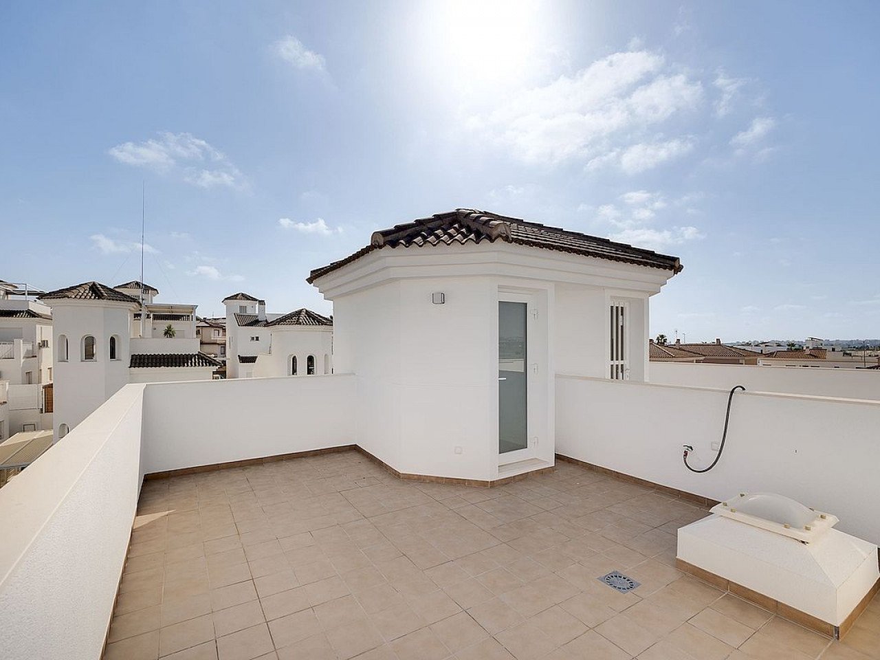 Bungavillas Sol is a residential complex of 9 houses in La Marina urbanization, in San Fulgencio, Alicante, in a comfortable and convenient area, k...