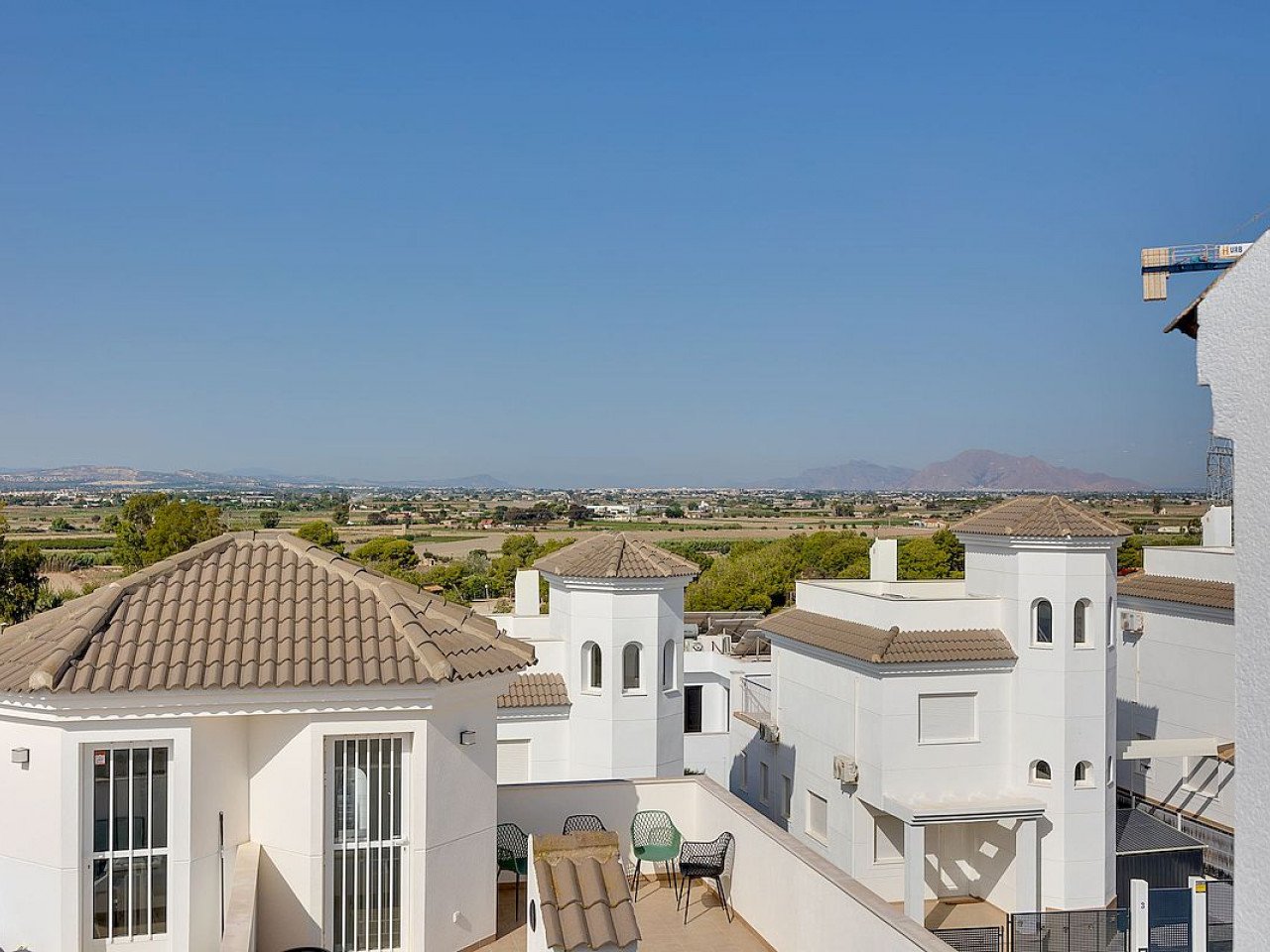 Bungavillas Sol is a residential complex of 9 houses in La Marina urbanization, in San Fulgencio, Alicante, in a comfortable and convenient area, k...