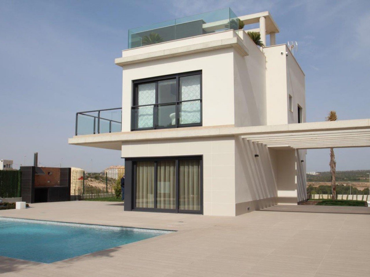 Four-bedroom villa with private pool in Campoamor
The Amay Deluxe is a new development of ultra-modern bespoke villas in the privileged area of Ori...