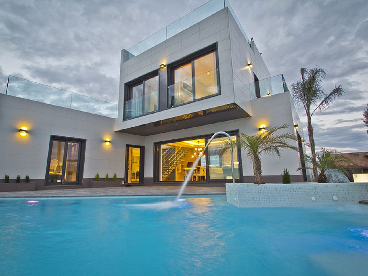 Four-bedroom villa with private pool in Campoamor
The Amay Deluxe is a new development of ultra-modern bespoke villas in the privileged area of Ori...