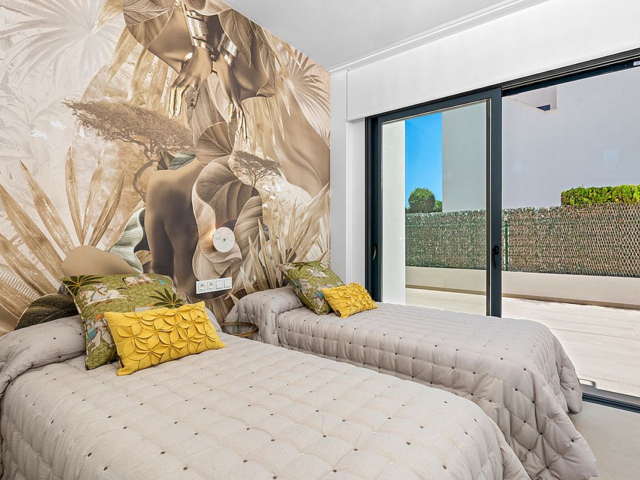 Four-bedroom villa with private pool in Campoamor
The Amay Deluxe is a new development of ultra-modern bespoke villas in the privileged area of Ori...