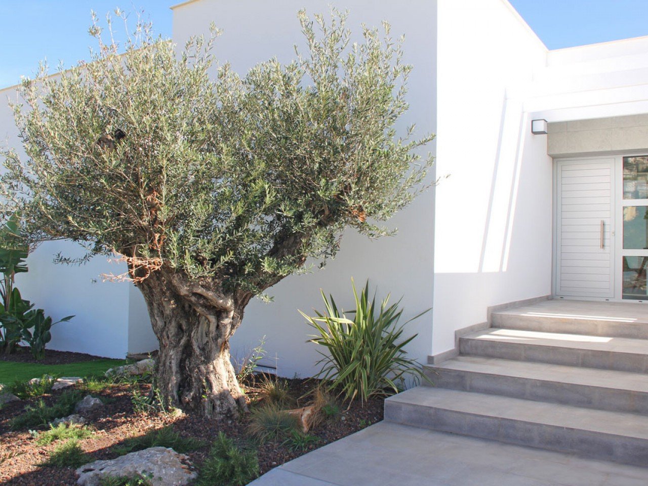 Three-bedroom luxury villa in Cumbre del Sol, Benitachell
The Lirios Design is a new development of modern-style detached villas in the northern Co...