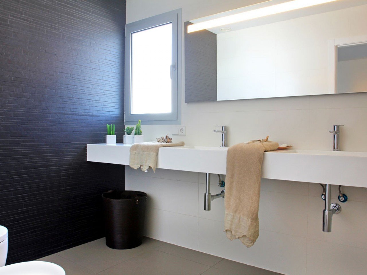 Three-bedroom luxury villa in Cumbre del Sol, Benitachell
The Lirios Design is a new development of modern-style detached villas in the northern Co...