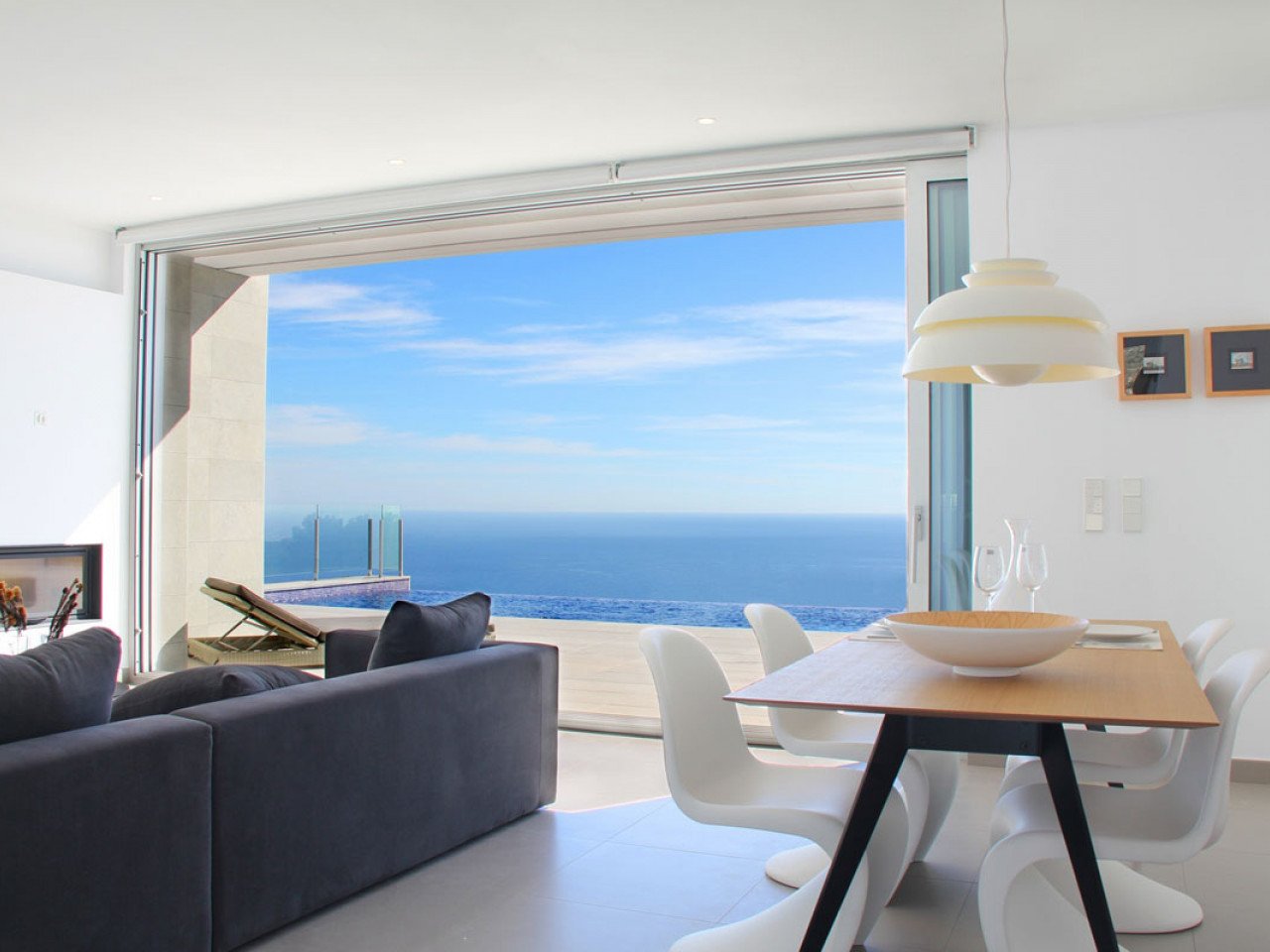 Three-bedroom luxury villa in Cumbre del Sol, Benitachell
The Lirios Design is a new development of modern-style detached villas in the northern Co...