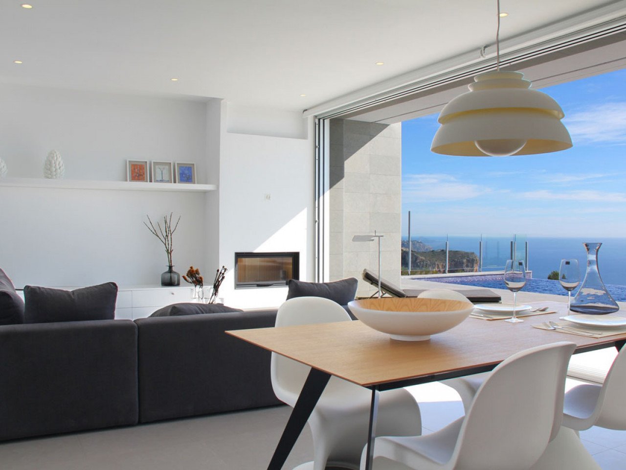 Three-bedroom luxury villa in Cumbre del Sol, Benitachell
The Lirios Design is a new development of modern-style detached villas in the northern Co...