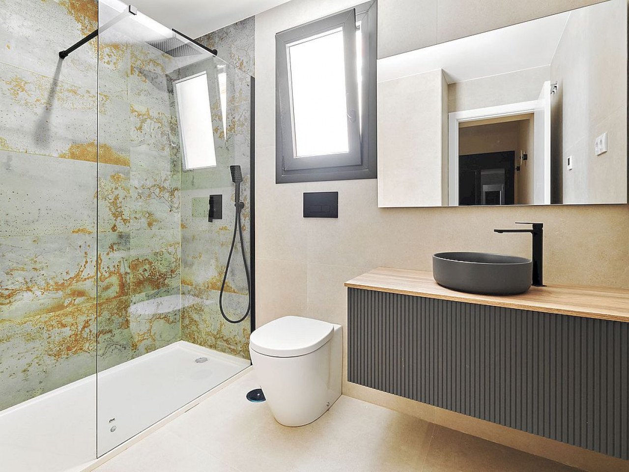 Two-bedroom maisonette in La Veleta in Torrevieja
The Villa Amalia Mediterranean Gardens is a development in the heart of the town of Torreveija, w...