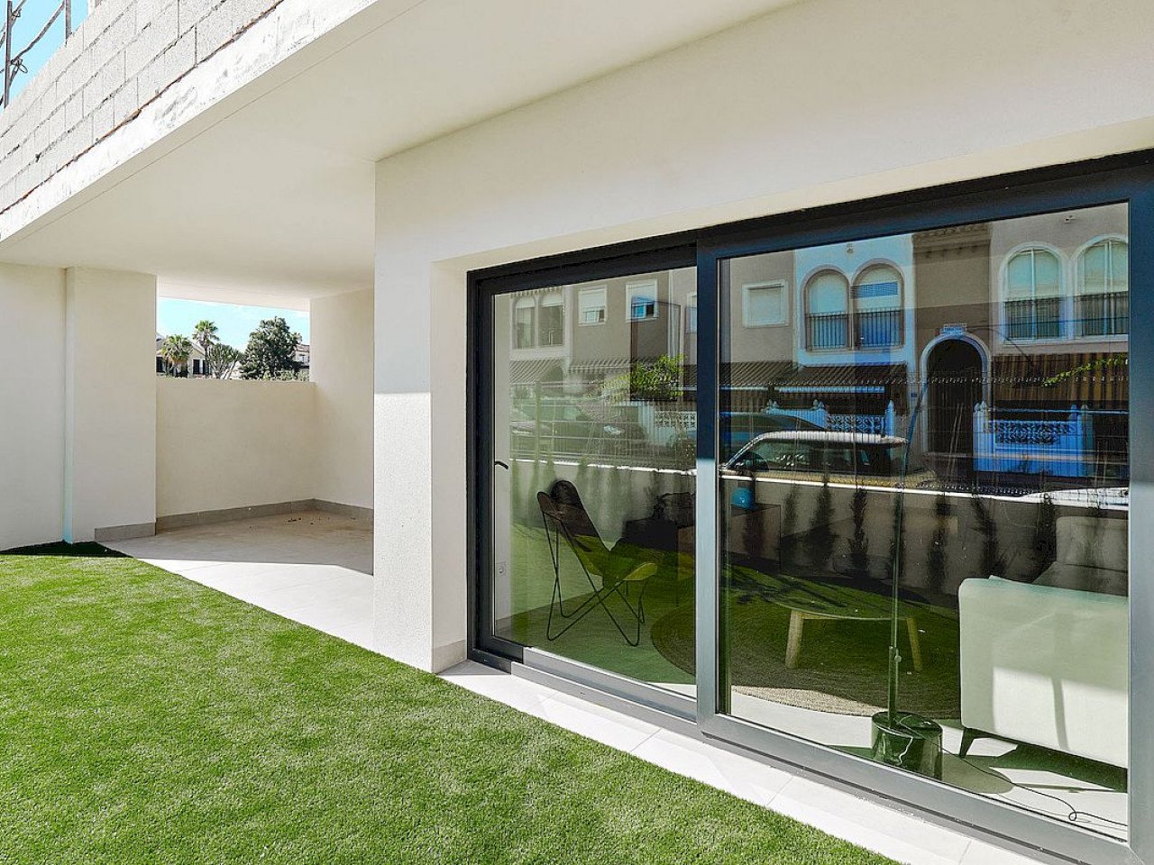 Two-bedroom maisonette in La Veleta in Torrevieja
The Villa Amalia Mediterranean Gardens is a development in the heart of the town of Torreveija, w...