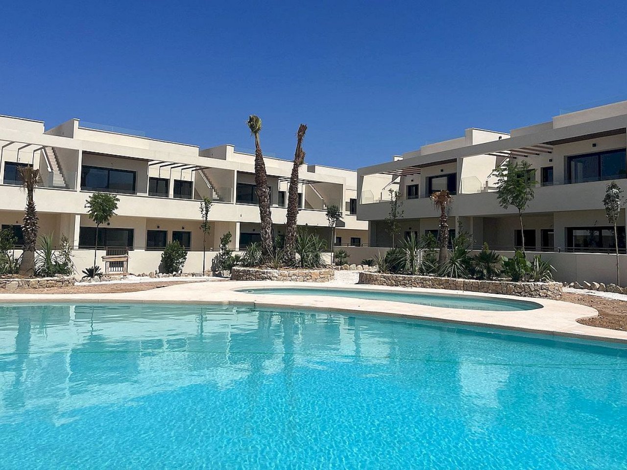 Two-bedroom maisonette in La Veleta in Torrevieja
The Villa Amalia Mediterranean Gardens is a development in the heart of the town of Torreveija, w...
