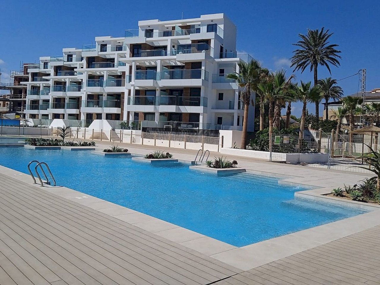 Two and three-bedroomed apartments in Les Marines, Denia
L’Estanyo is a modern beachfront development consisting of 100 apartments with a choice of...