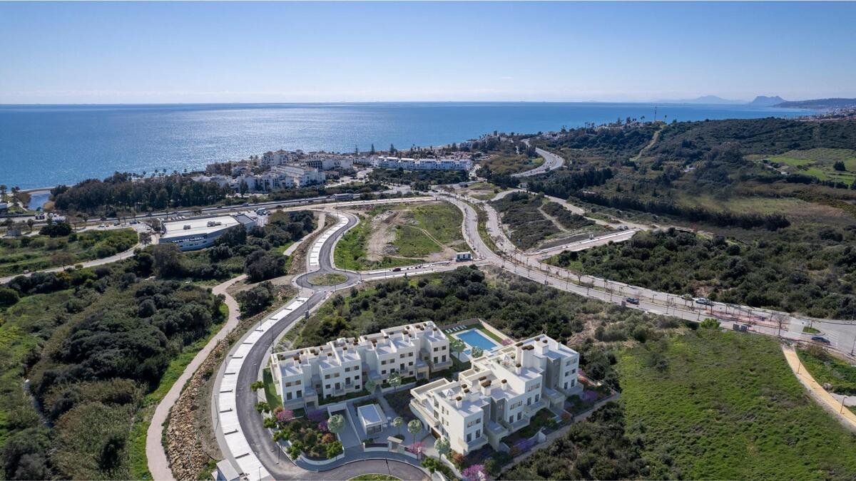 New build, 3 bedroom, 2 bathroom apartment in Estepona