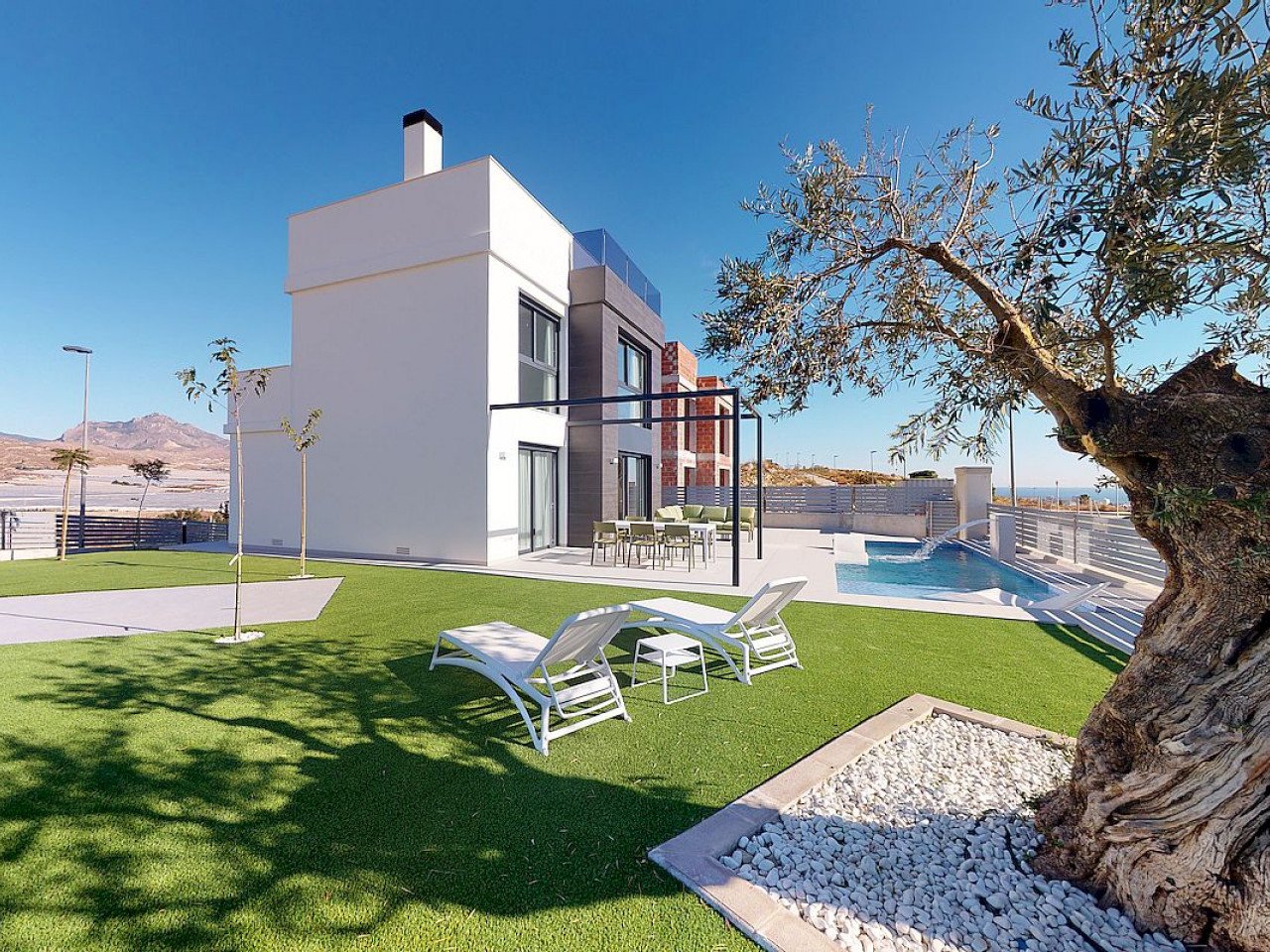 Beautiful luxury villas with phenomenal open sea views with 3 bedrooms and 3 bathrooms on a mountain hill at 5 km from El Campello beach. 

They ha...