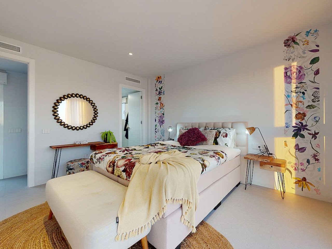 Beautiful luxury villas with phenomenal open sea views with 3 bedrooms and 3 bathrooms on a mountain hill at 5 km from El Campello beach. 

They ha...