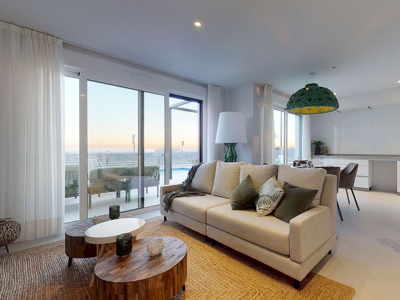 Beautiful luxury villas with phenomenal open sea views with 3 bedrooms and 3 bathrooms on a mountain hill at 5 km from El Campello beach. 

They ha...