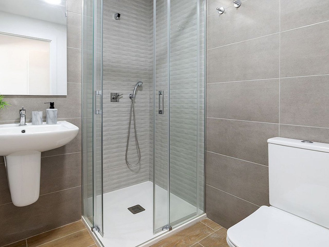 Fantastische Neubau-Doppelhaushälften auf großen Grundstücken