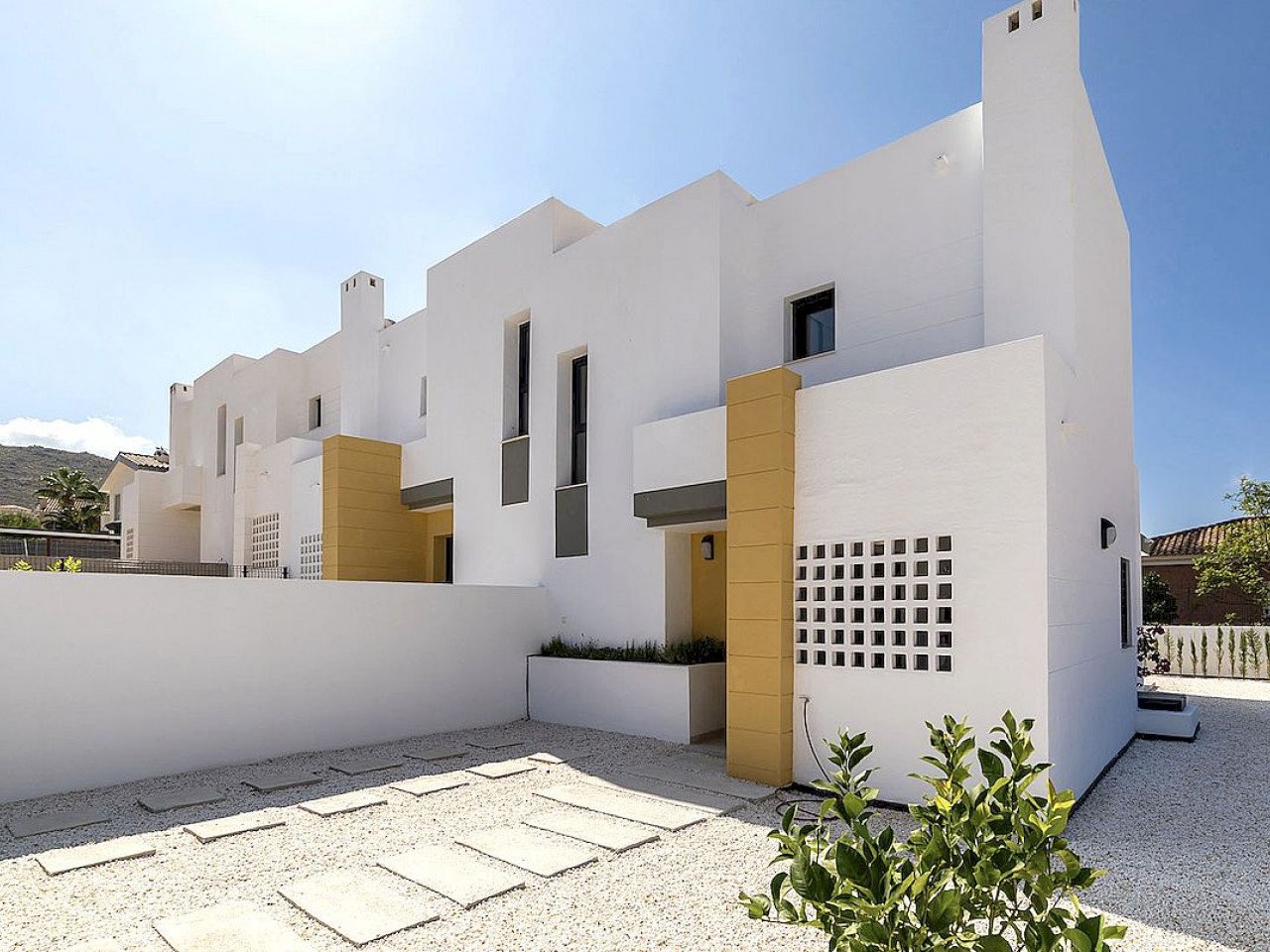 Fantastische Neubau-Doppelhaushälften auf großen Grundstücken