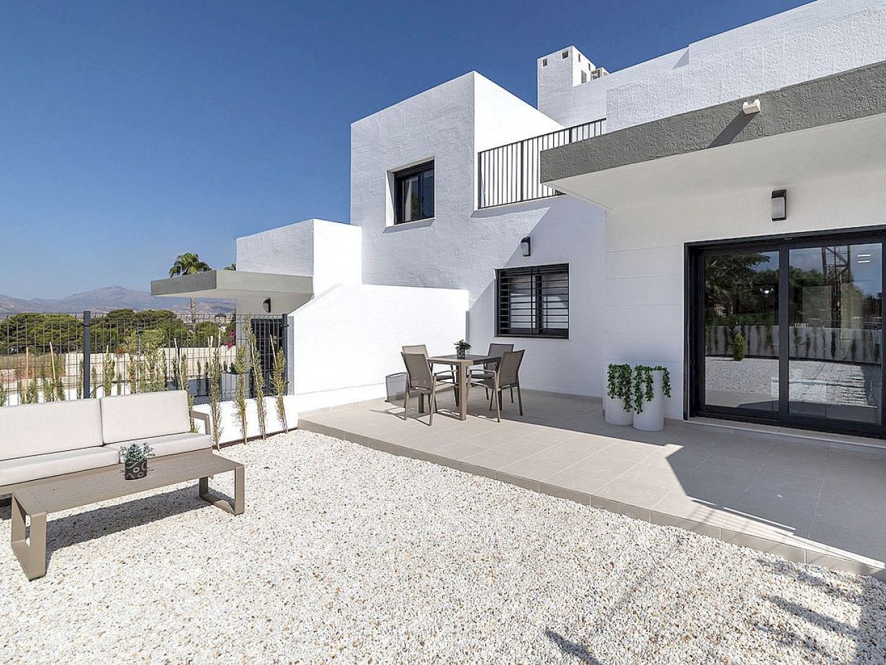 Fantastische Neubau-Doppelhaushälften auf großen Grundstücken