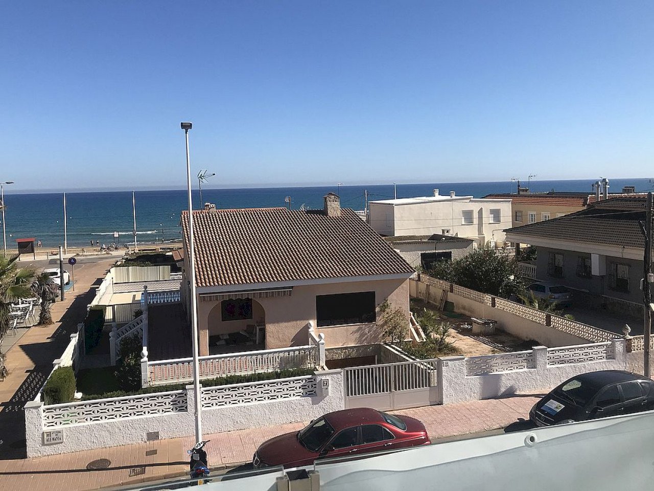 Residencial Paraíso de la Mata offers 2 detached villas with 4 bedrooms, each one with a plot of land of 320 m² and a private pool, and only a 1 mi...