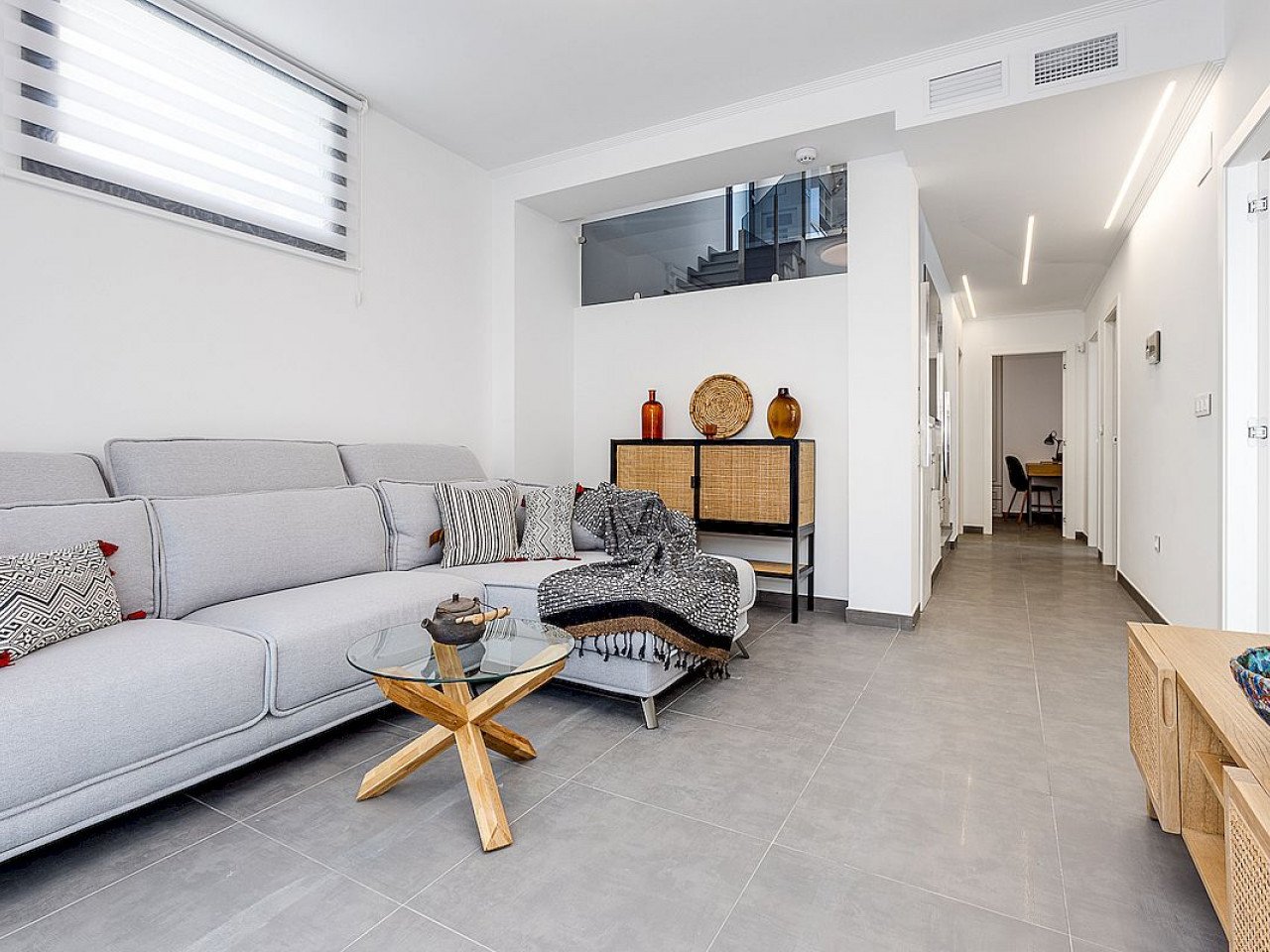 Residencial Paraíso de la Mata offers 2 detached villas with 4 bedrooms, each one with a plot of land of 320 m² and a private pool, and only a 1 mi...