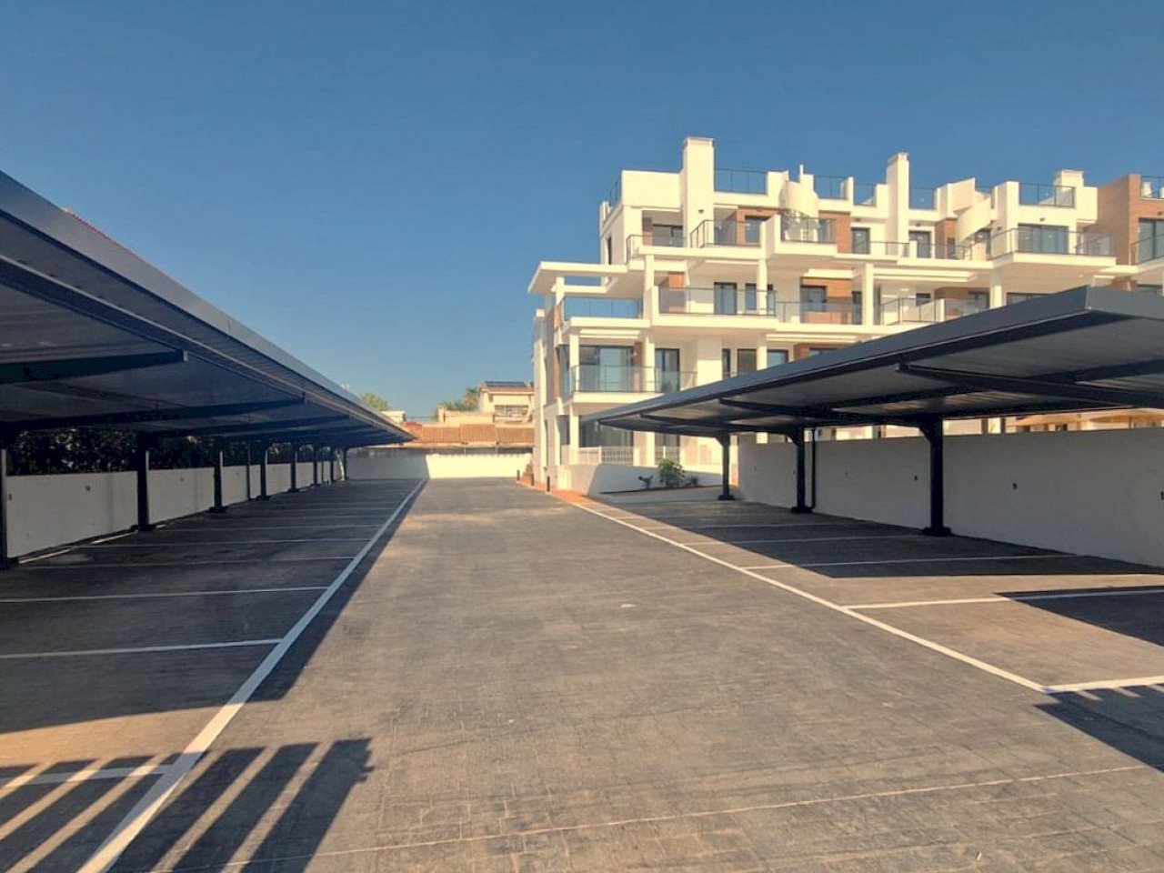 Wohnanlage mit Luxus-Neubau-Apartments - nur 100 Meter vom Strand